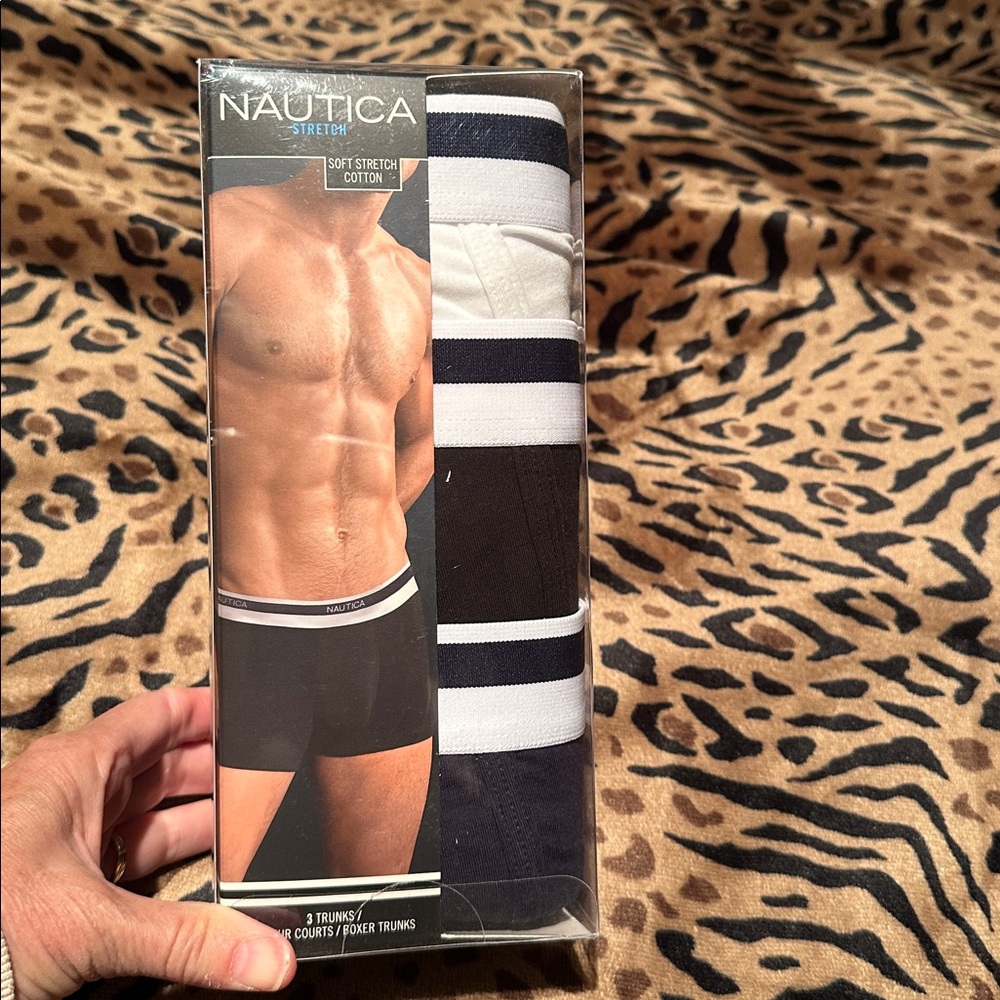 Nautica Men’s 2 black 1 white boxer trunks Branded Waistband- 3 Pack new XL